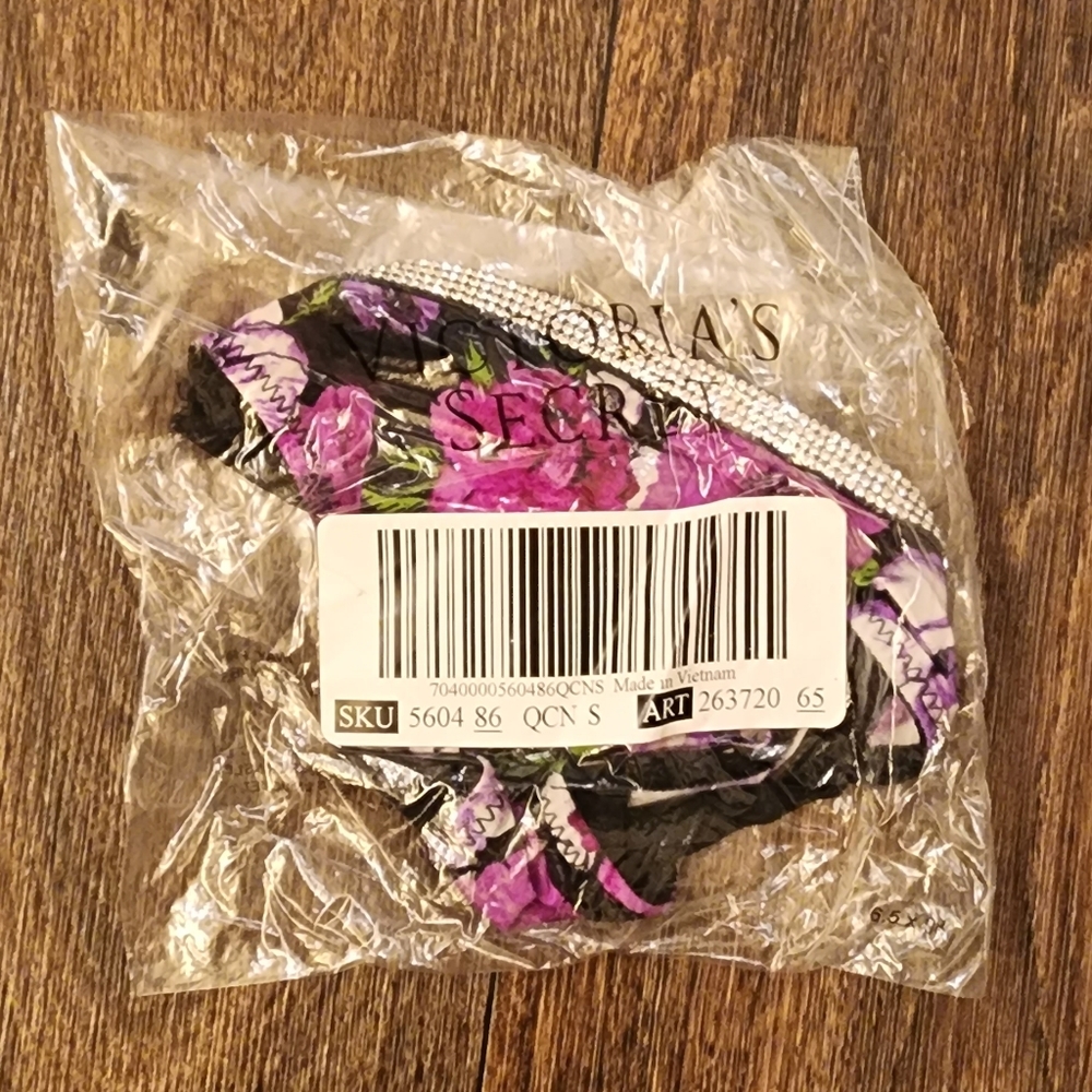 Victoria Secret shine V-string panty - Picture 6 of 8